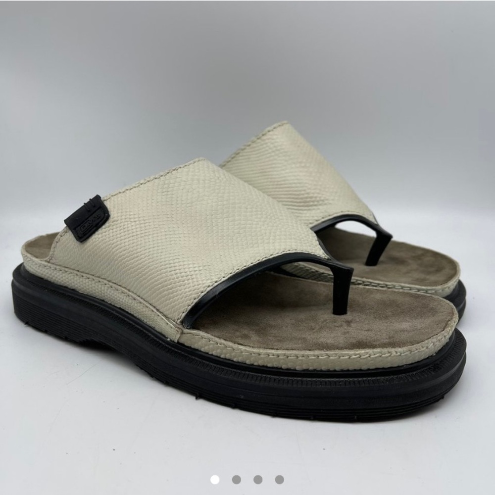 Dr.Marten Thong Sandal. Like new vintage shoes. Platform sandal.